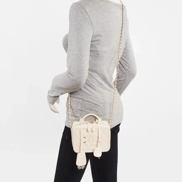 Chanel White Quilted Caviar Leather Filigree Mini Vanity Case Bag - Picture 2 of 12